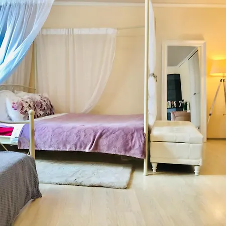 Apartment Romantic Near The Beach, Free Parking, Self Check In *
