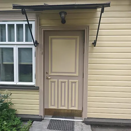 Romantic Near The Beach, Free Parking, Self Check In Apartment *
